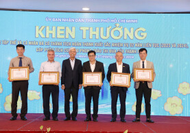 BẢN TIN VREC & HREC SỐ 190: CHỦ TỊCH VREC & HREC NGUYỄN QUỐC BẢO ĐẠI DIỆN CLB NHẬN BẰNG KHEN TỪ PHÓ CHỦ TỊCH UBND TP.HCM VÕ VĂN HOAN