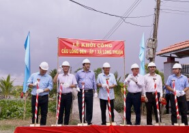 CLB BĐS VREC & HREC ĐÃ TỔ CHỨC LỄ KHỞI CÔNG CẦU LỒNG ĐÈN VỚI TỔNG KINH PHÍ GẦN 500 TRIỆU ĐỒNG