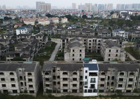 BỘ XÂY DỰNG XỬ LÝ SAO VỚI DỰ ÁN 'ĐẮP CHIẾU', NGƯỜI MUA NHÀ MẮC KẸT?