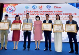 CÂU LẠC BỘ BẤT ĐỘNG SẢN VIỆT NAM NHẬN BẰNG KHEN UBND THÀNH PHỐ CHO CÔNG TÁC HỖ TRỢ PHÒNG CHỐNG DỊCH COVID-19